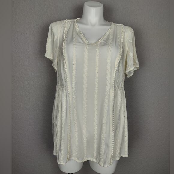 Torrid Ivory Eyelet Embroidered Blouse Size 1 - Picture 3 of 15